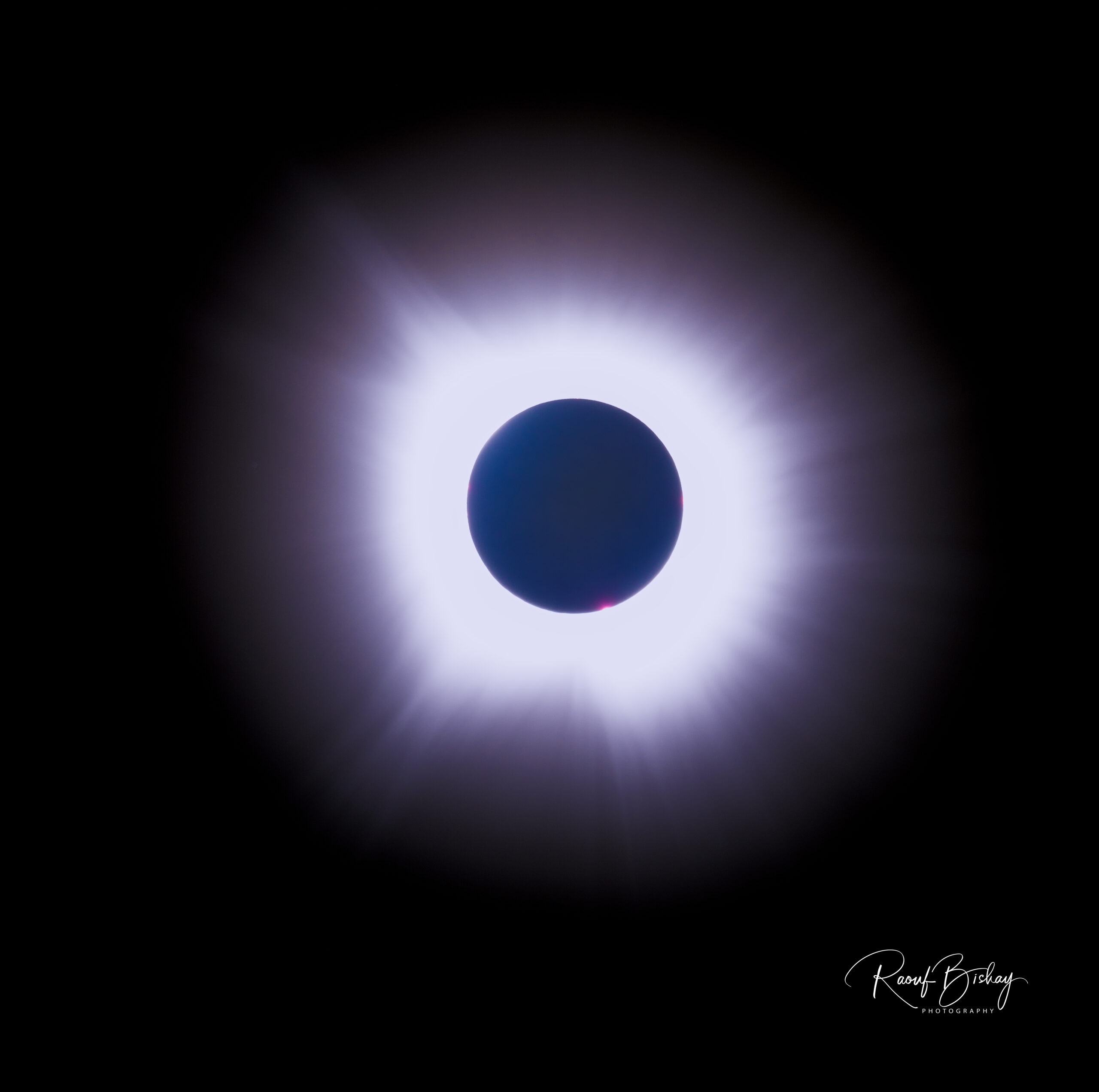 Total solar eclipse captured